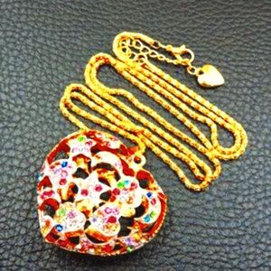 🧚‍♀️🦄NWOT Betsey Johnson Long Chain Heart Necklace💙💖